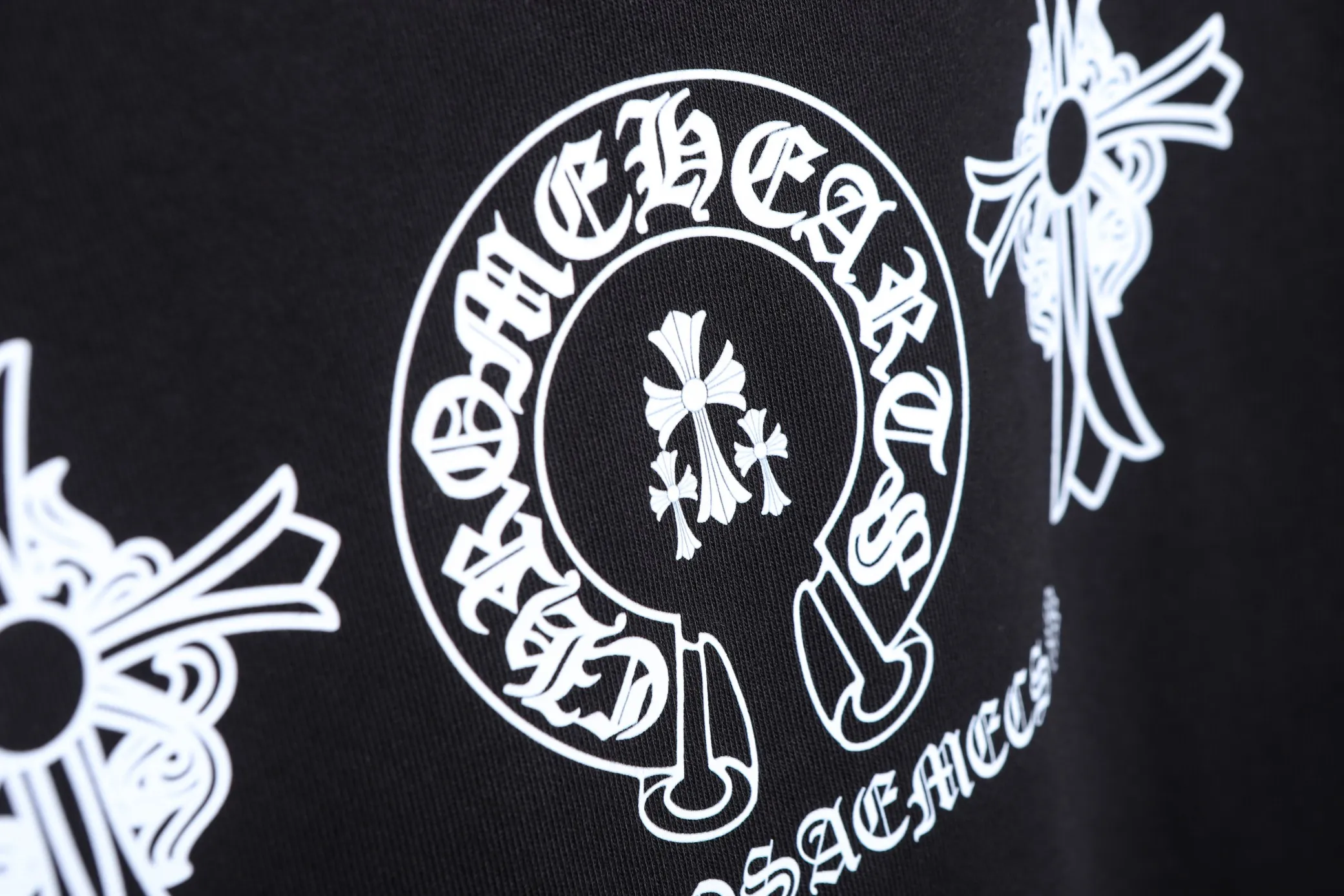 🅿️270 High quality 2025 new B27 Crow Heart Sanskrit cross horseshoe print round neck long-sleeved fashionable sweatshirt for men and women. The fabric is made of 450g pure cotton terry, which is rich in texture, soft and not collapsed, drapes smoothly and is not easy to wrinkle. Neat sewing, beautiful and fashionable, not easy to deform, comfortable and durable. The threads of the ingredients are made of 100% cotton, custom-woven and dyed, with zero color difference!